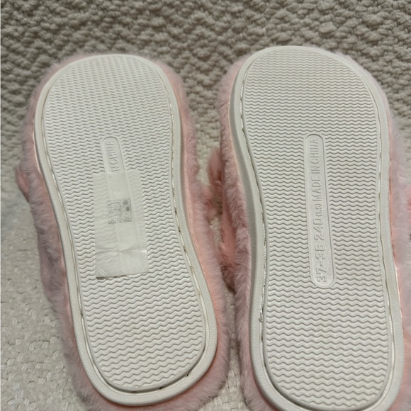Sanrio My melody pink woman’s house slippers shoes sandles size 7 - Picture 2 of 2